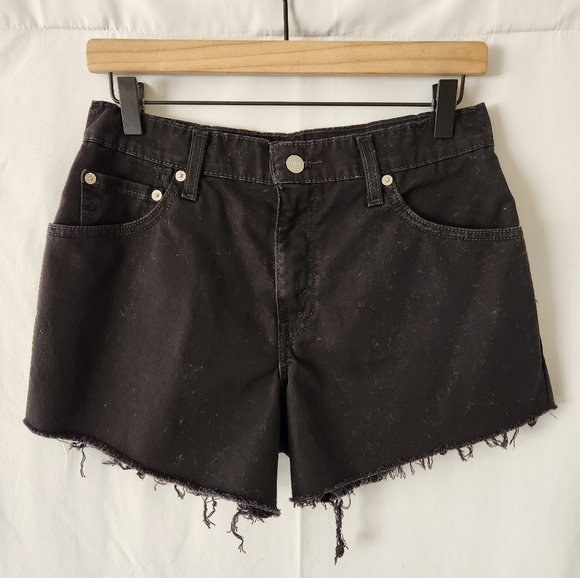 Vintage Y2K Levi's Classic Fit Stretch cutoff jean shorts, size 8 Misses - Picture 5 of 10